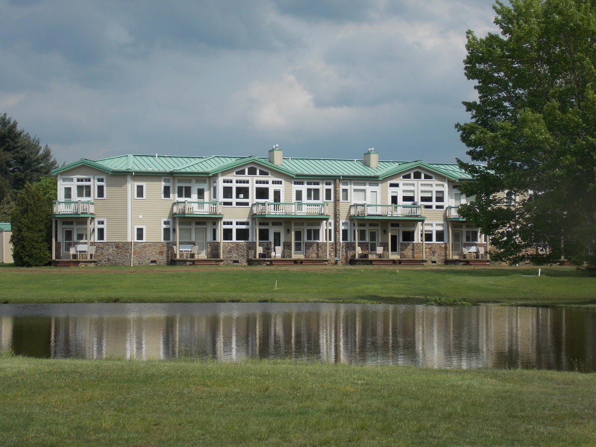 Fairway Suites At The Peak French Creek Екстериор снимка
