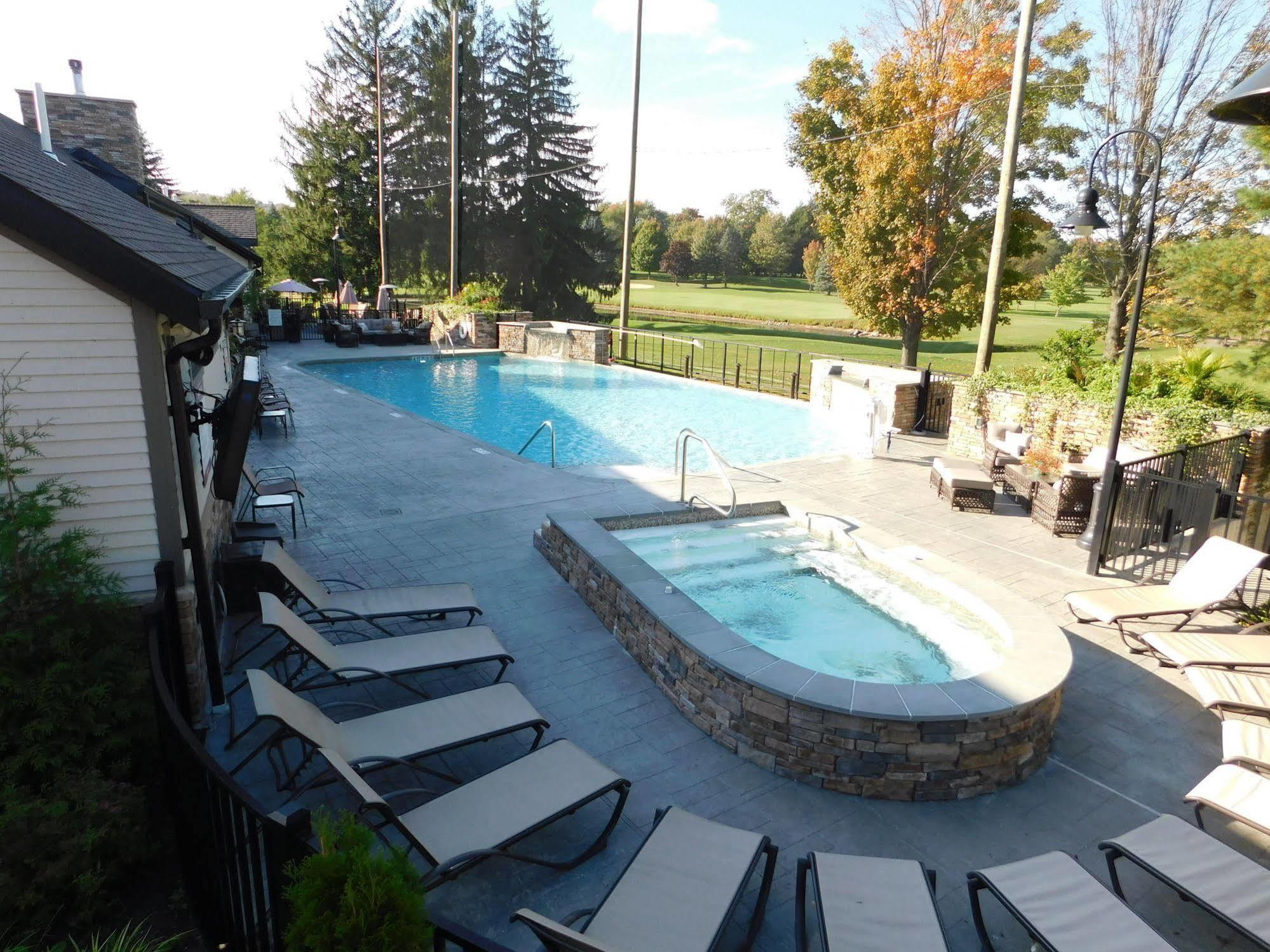Fairway Suites At The Peak French Creek Екстериор снимка