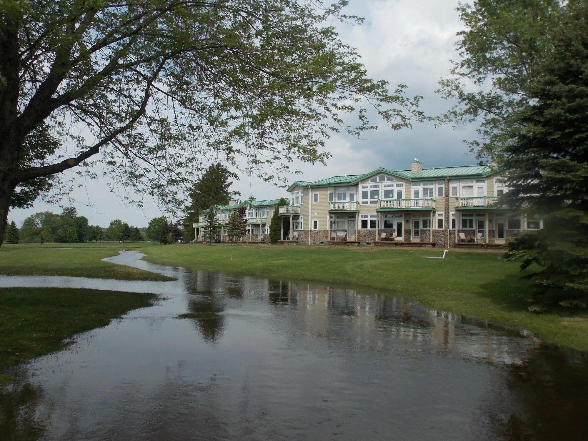 Fairway Suites At The Peak French Creek Екстериор снимка